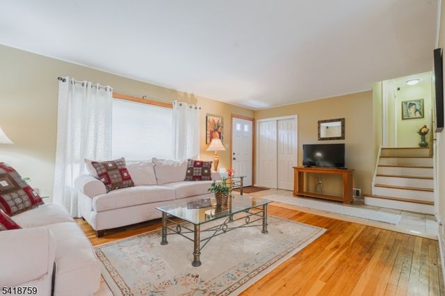 17 Cole Rd, Cedar Grove Twp., NJ 07009