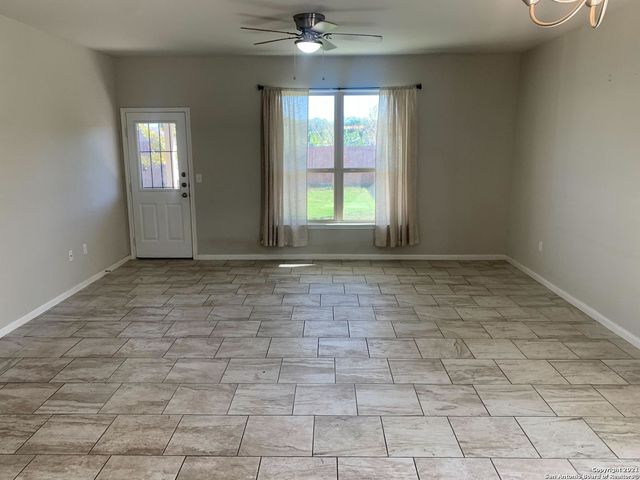 6814 Hibiscus Fls, San Antonio, TX 78218