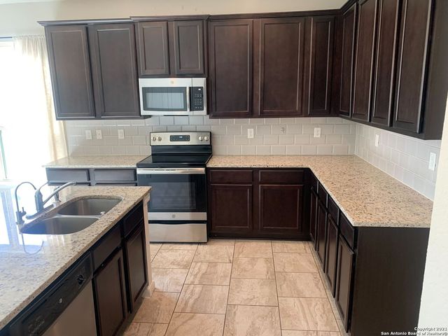 6814 Hibiscus Fls, San Antonio, TX 78218