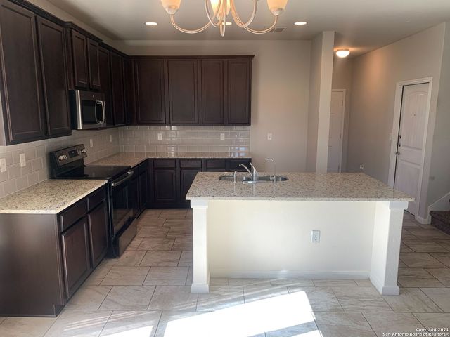 6814 Hibiscus Fls, San Antonio, TX 78218