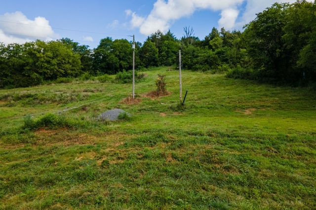 193 Dixon Ln, Pleasant Shade, TN 37145