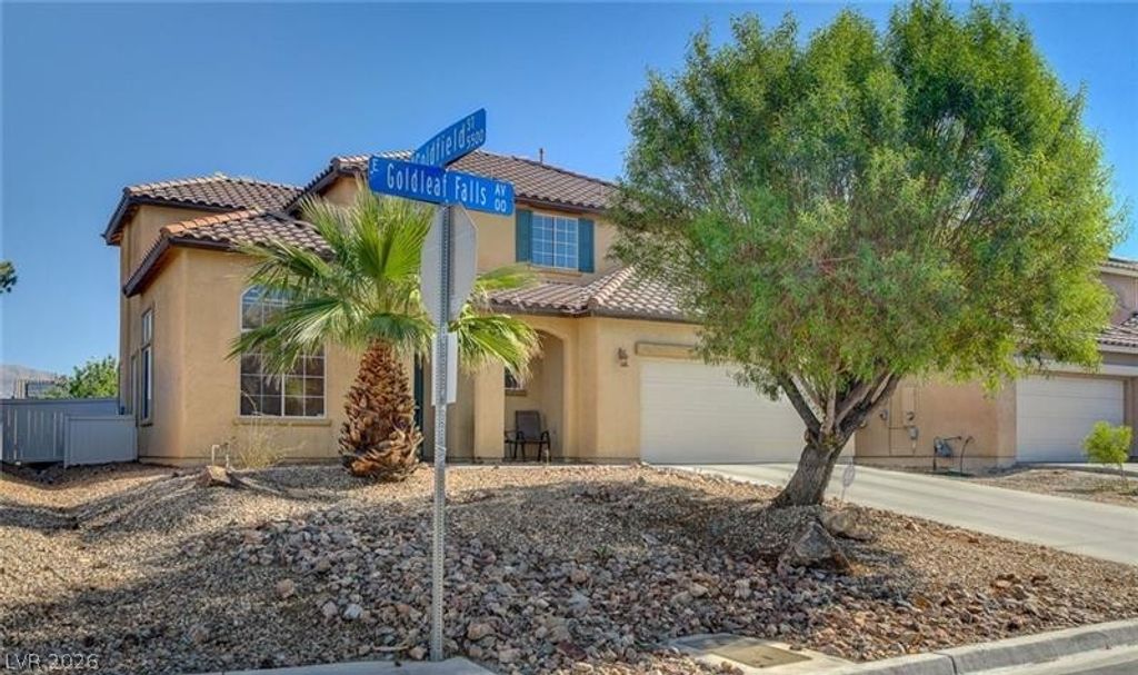 4 Goldleaf Falls Avenue, North Las Vegas, NV 89031 — photo 2