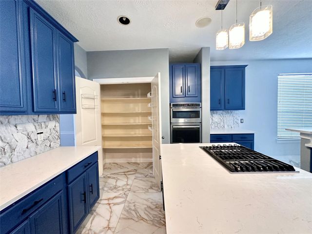 2819 Lake Shore Harbour Drive, Missouri City, TX 77459