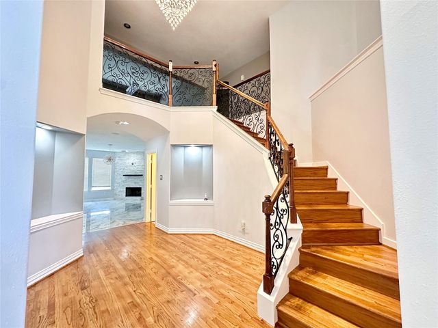 2819 Lake Shore Harbour Drive, Missouri City, TX 77459