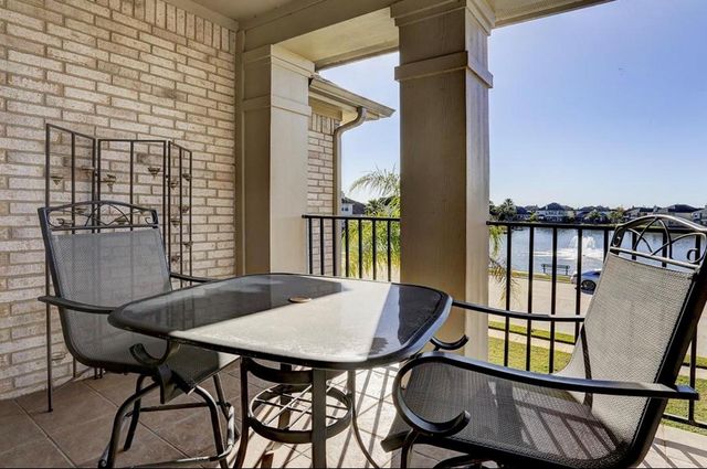 2819 Lake Shore Harbour Drive, Missouri City, TX 77459