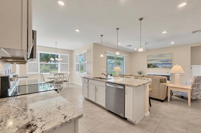 507 W CASHEW, Punta Gorda, FL 33955
