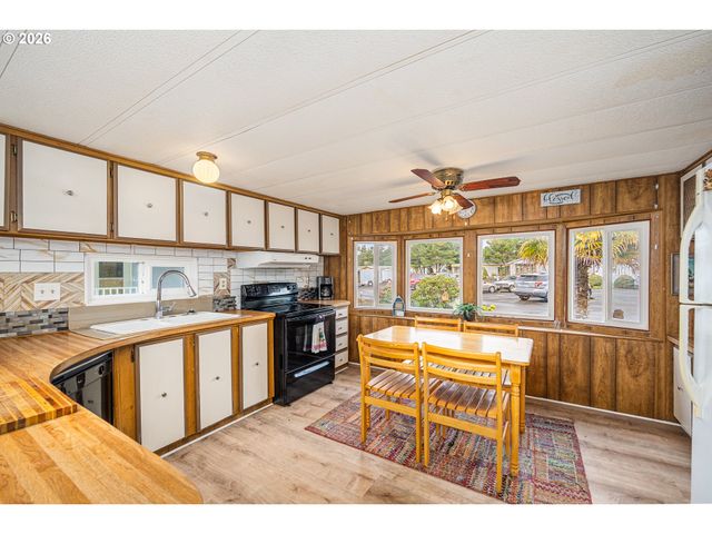 3760 HIGHWAY 101 16, Florence, OR 97439