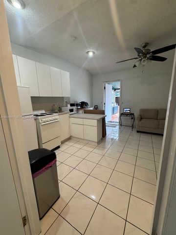 5501 SW 89th Ave 2, Miami, FL 33165