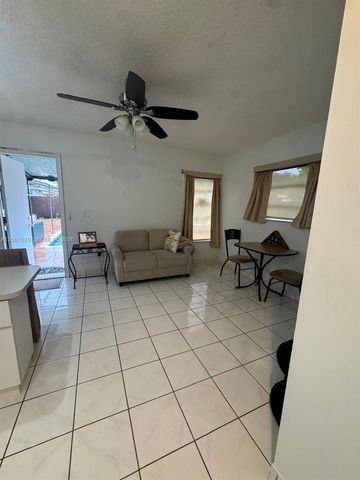 5501 SW 89th Ave 2, Miami, FL 33165