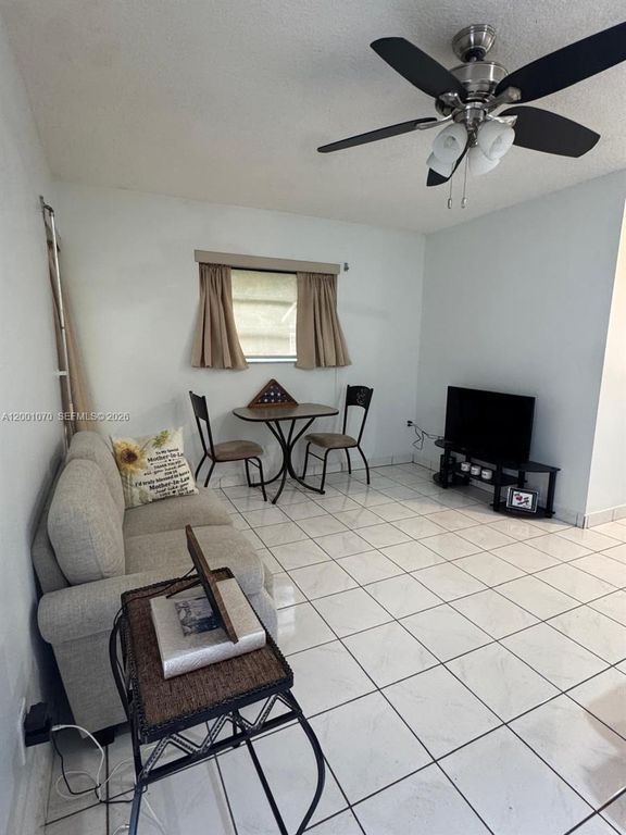 5501 SW 89th Ave 2, Miami, FL 33165