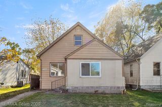 334 E Milton Avenue, Hazel Park, MI 48030