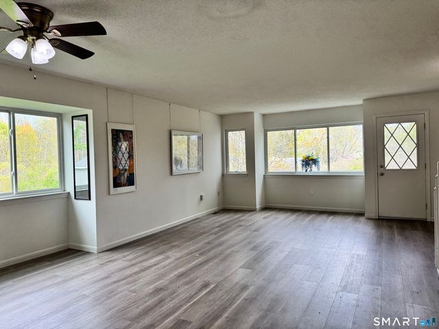 11 Hilltop Drive 11, Simsbury, CT 06089
