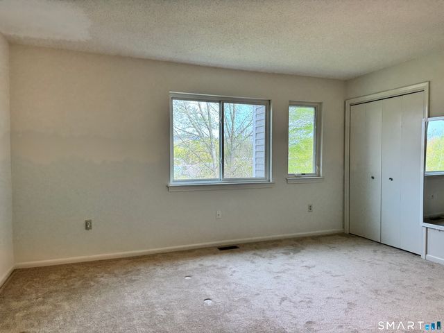 11 Hilltop Drive 11, Simsbury, CT 06089