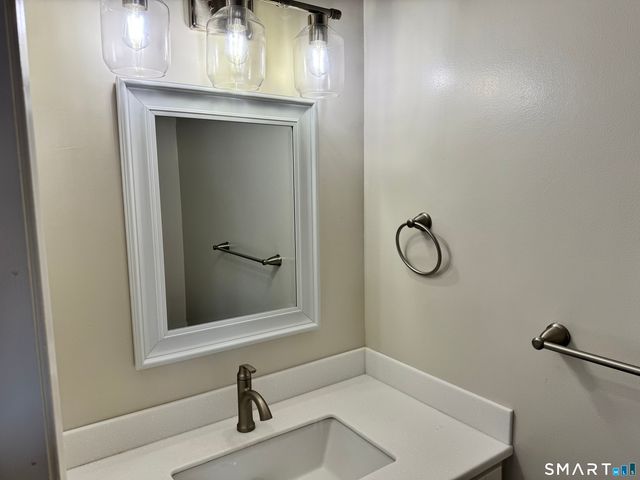 11 Hilltop Drive 11, Simsbury, CT 06089