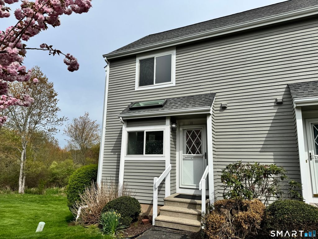 11 Hilltop Drive 11, Simsbury, CT 06089