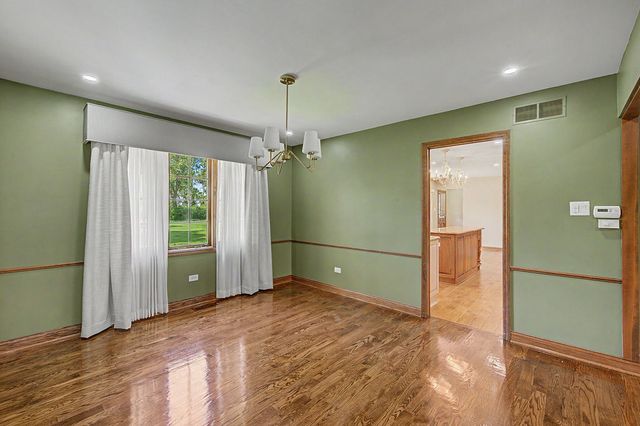 24364 S Volbrecht Road, Crete, IL 60417