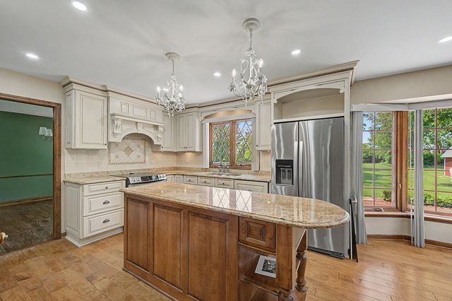 24364 S Volbrecht Road, Crete, IL 60417