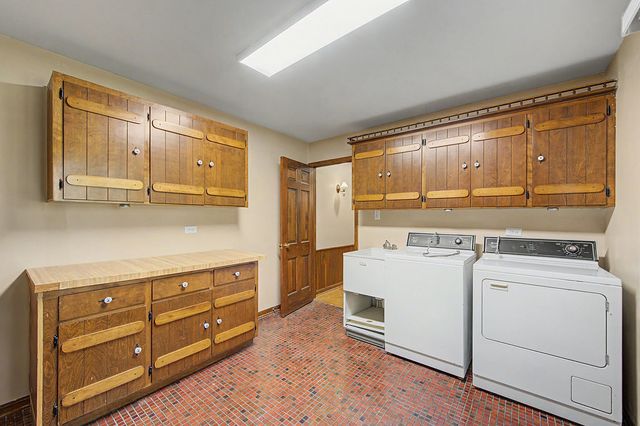 24364 S Volbrecht Road, Crete, IL 60417