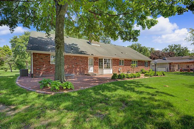 24364 S Volbrecht Road, Crete, IL 60417