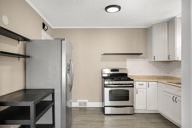 1189 Hawthorne Avenue E, Saint Paul, MN 55106