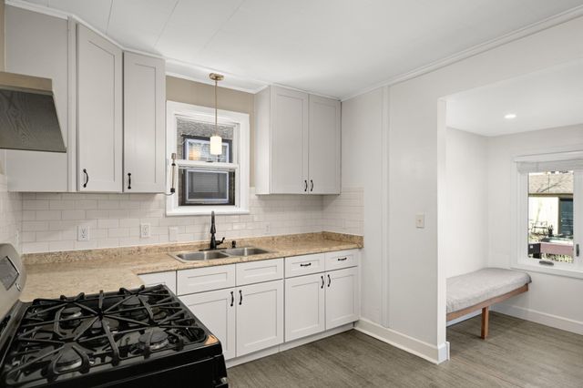 1189 Hawthorne Avenue E, Saint Paul, MN 55106