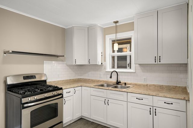 1189 Hawthorne Avenue E, Saint Paul, MN 55106