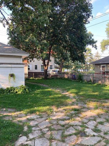 1189 Hawthorne Avenue E, Saint Paul, MN 55106