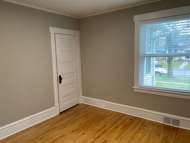 1189 Hawthorne Avenue E, Saint Paul, MN 55106