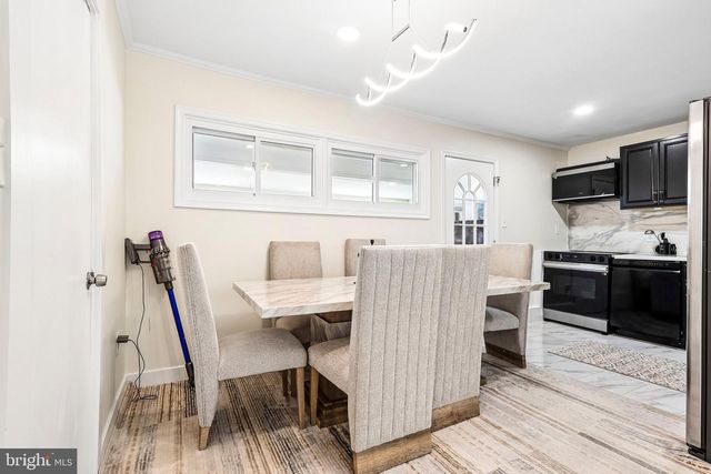 85 KINGWOOD LN, Levittown, PA 19055