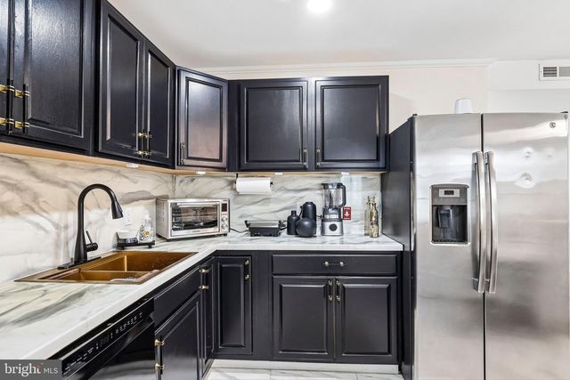 85 KINGWOOD LN, Levittown, PA 19055
