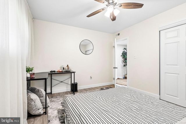 85 KINGWOOD LN, Levittown, PA 19055