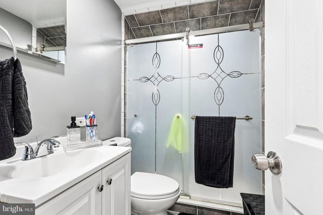 85 KINGWOOD LN, Levittown, PA 19055