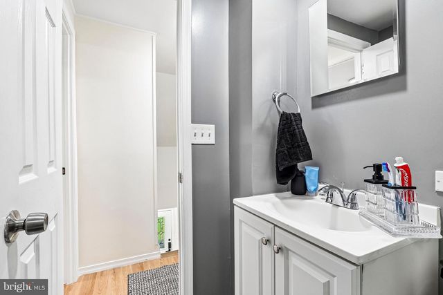 85 KINGWOOD LN, Levittown, PA 19055