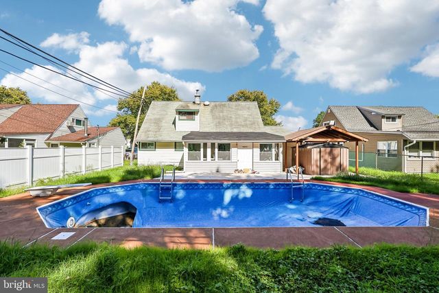 85 KINGWOOD LN, Levittown, PA 19055