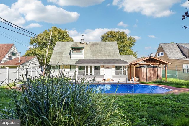 85 KINGWOOD LN, Levittown, PA 19055