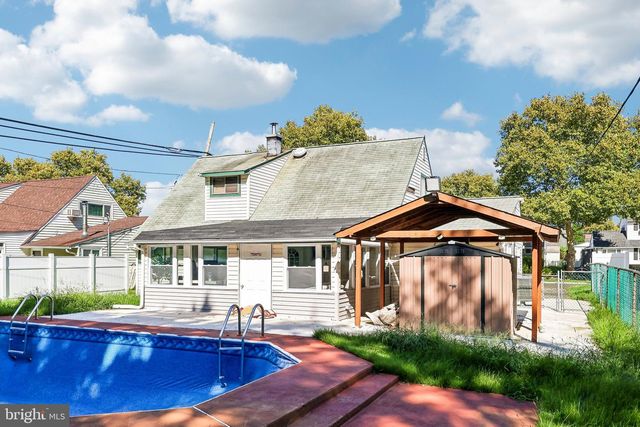85 KINGWOOD LN, Levittown, PA 19055