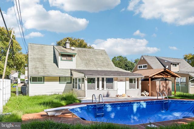 85 KINGWOOD LN, Levittown, PA 19055