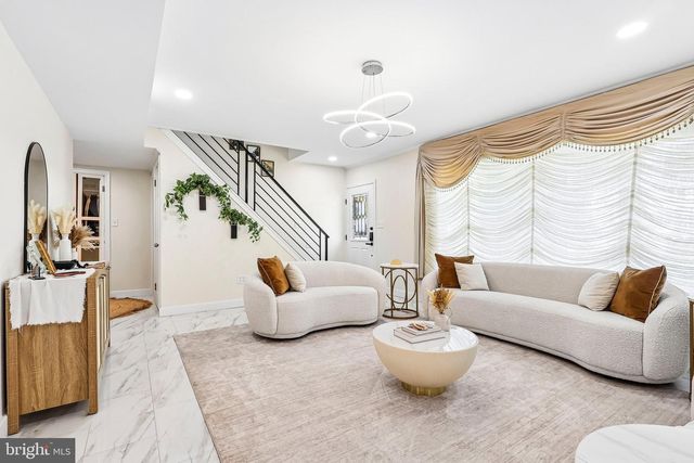 85 KINGWOOD LN, Levittown, PA 19055