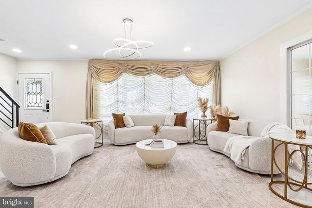 85 KINGWOOD LN, Levittown, PA 19055