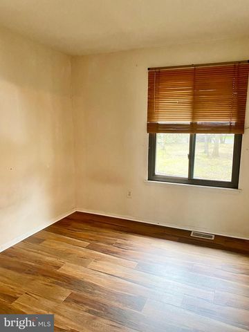 5 MULBERRY CT, Lumberton, NJ 08048