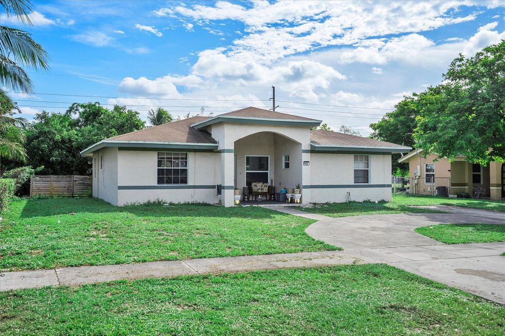 1460 NW 3rd Terrace, Pompano Beach, FL 33060