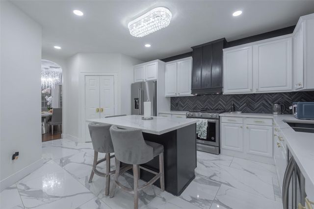 13431 Yaupon Holly Lane, Houston, TX 77044