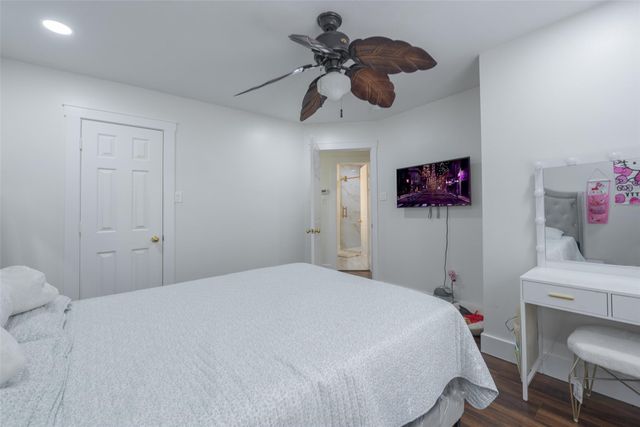 13431 Yaupon Holly Lane, Houston, TX 77044