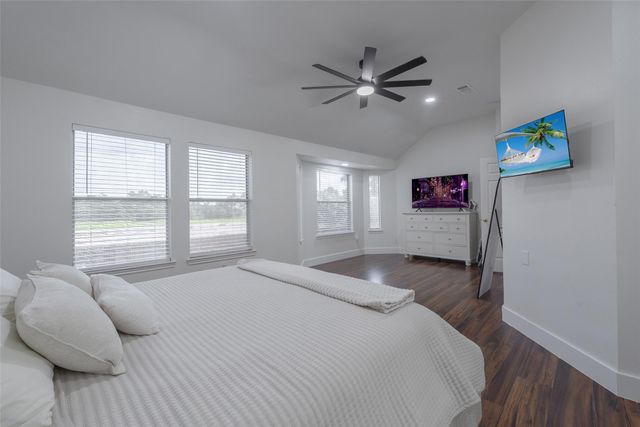 13431 Yaupon Holly Lane, Houston, TX 77044