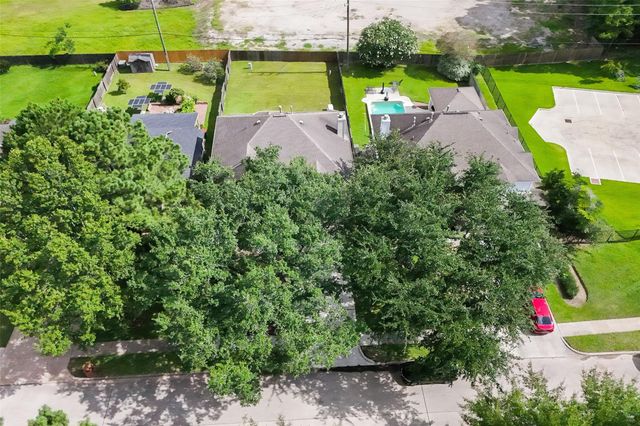 13431 Yaupon Holly Lane, Houston, TX 77044