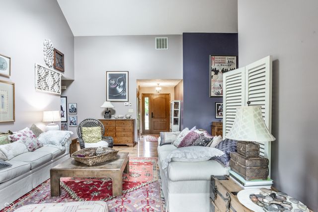 18 Ashbourne Drive, Noblesville, IN 46060