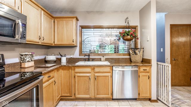 18 Ashbourne Drive, Noblesville, IN 46060