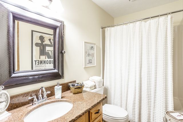 18 Ashbourne Drive, Noblesville, IN 46060