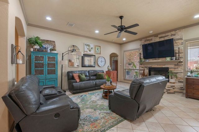 5116 Congressional Drive, College Station, TX 77845