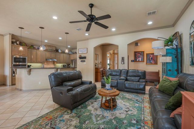5116 Congressional Drive, College Station, TX 77845